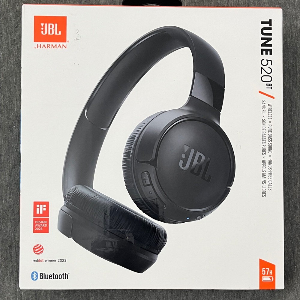 JBL Tune 520BT Bluetooth Headphones in Black